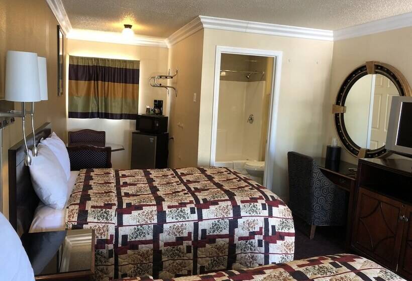 Студия Deluxe, Lamplighter Motel Clearlake