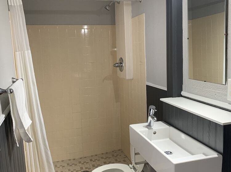 Номер Стандарт, Blue Star Motel