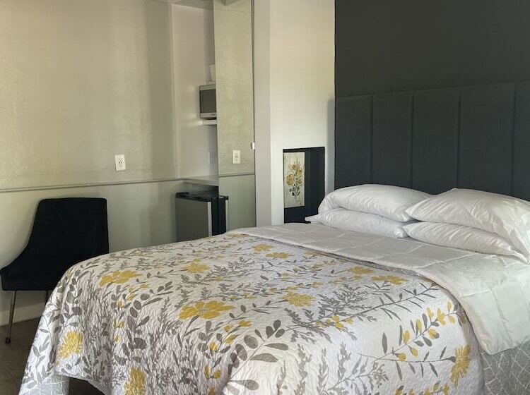 Номер Стандарт, Blue Star Motel