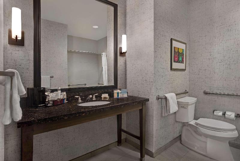 اتاق استاندارد با بالکن, Hampton Inn & Suites Austin @ The University/capitol