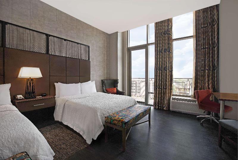 اتاق استاندارد با بالکن, Hampton Inn & Suites Austin @ The University/capitol