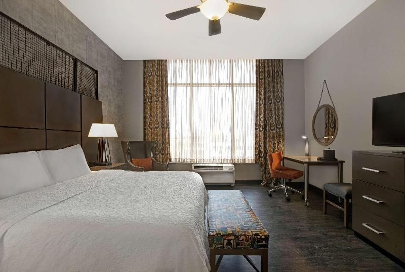 اتاق استاندارد با تخت بزرگ, Hampton Inn & Suites Austin @ The University/capitol