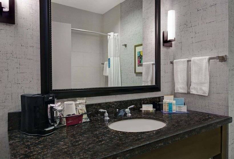 اتاق استاندارد با بالکن, Hampton Inn & Suites Austin @ The University/capitol