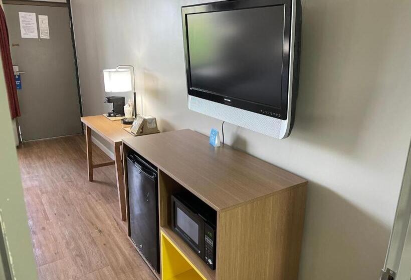 חדר סטנדרט עם מיטת קינג, Days Inn By Wyndham Valdosta/near Valdosta Mall
