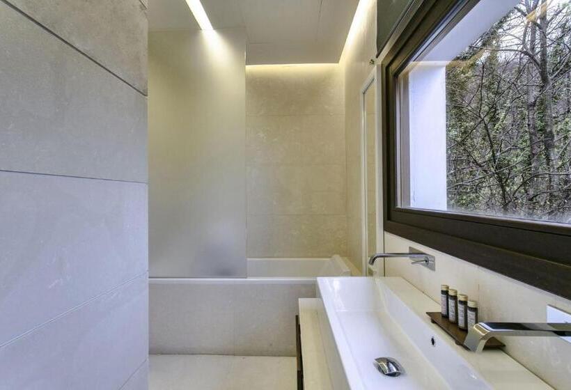 Номер Deluxe, 12 Months Resort & Spa