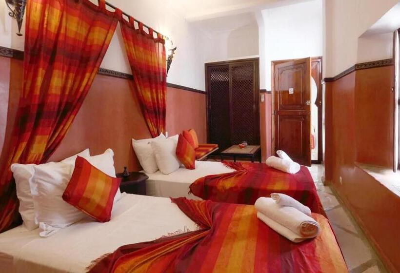 Habitación Triple Estándar, Riad Dar Palmyra
