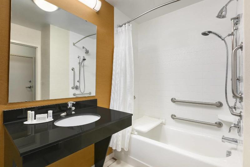 스탠다드 룸 킹사이즈 침대, Fairfield Inn & Suites By Marriott Smithfield