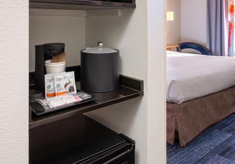 스탠다드 룸 킹사이즈 침대, Fairfield Inn & Suites By Marriott Smithfield