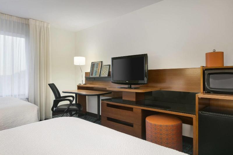 스탠다드 룸 킹사이즈 침대, Fairfield Inn & Suites By Marriott Smithfield