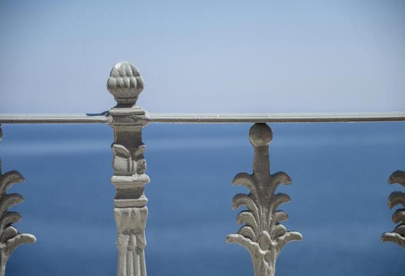 高级套房带海景, Apollonion Palace