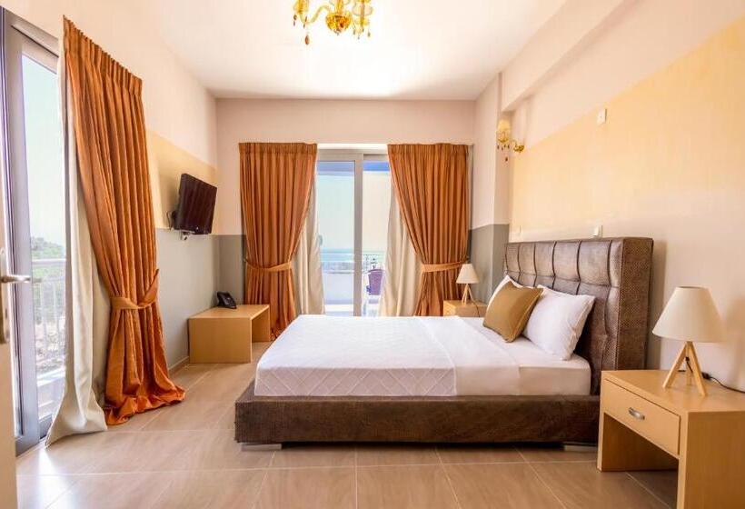 جناح جونيور مطلّ علي البحر, Buka Sandy Beach