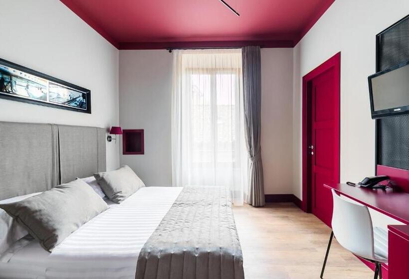 Camera Deluxe, La Rovere