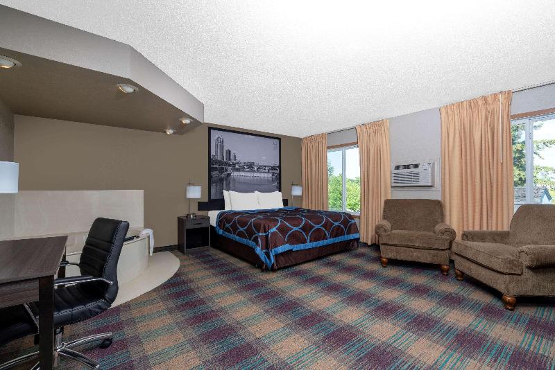 Люкс Deluxe Кровать Кинг, Super 8 By Wyndham Glenwood