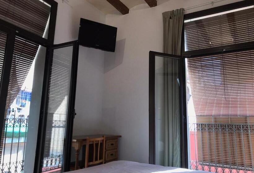 Номер Стандарт, Hostal Radio Barcelona