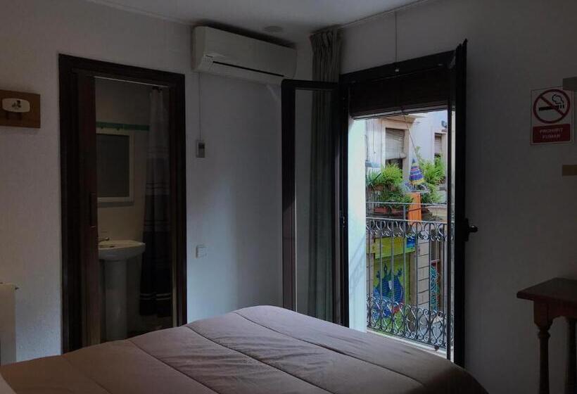 Номер Стандарт, Hostal Radio Barcelona