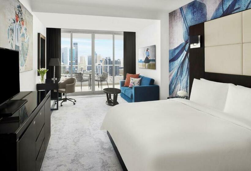 Полулюкс Клуб, Mövenpick Hotel Jumeirah Lakes Towers Dubai