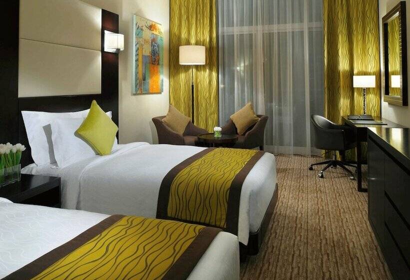 Номер Superior, Mövenpick Hotel Jumeirah Lakes Towers Dubai