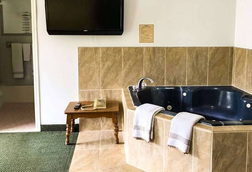 Люкс с гидромассажем, Relax Inn Altoona