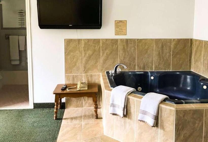 Люкс с гидромассажем, Relax Inn Altoona