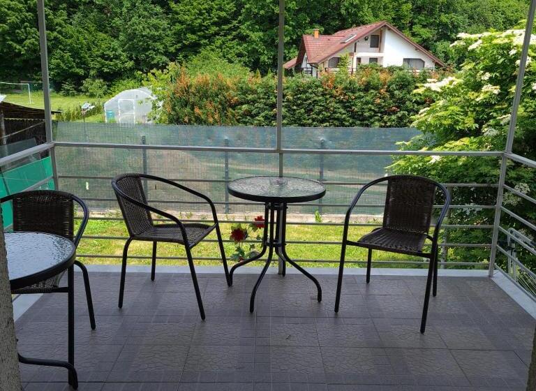 اتاق استاندارد یک نفره, Ramhouse