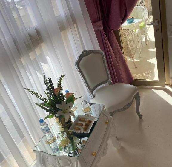 اتاق لوکس با بالکن, Suites Gloria
