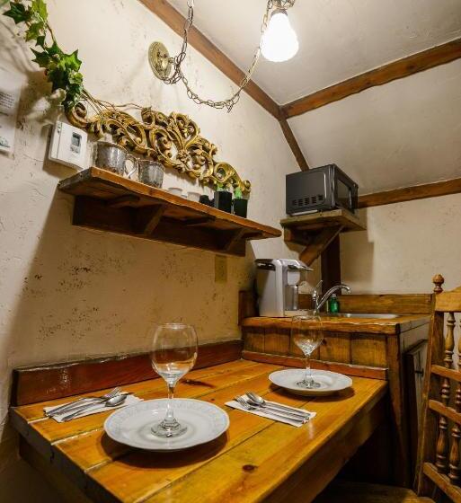 标准间, Castle Wood Theme Cottages  Couples Only