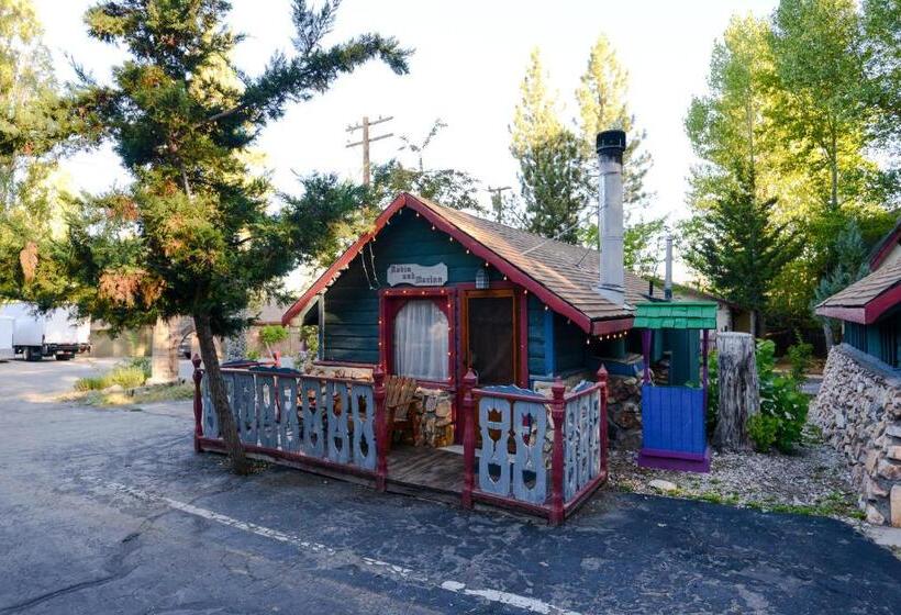 标准间, Castle Wood Theme Cottages  Couples Only