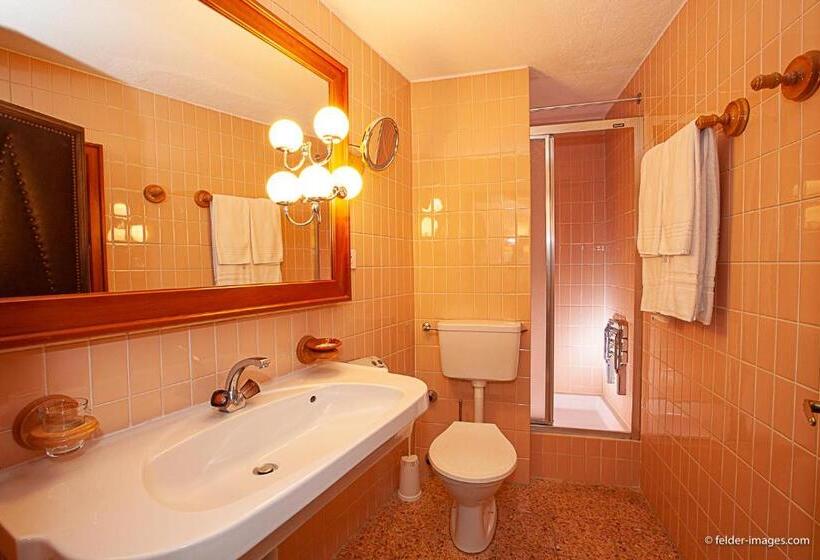 اتاق استاندارد چهار تخته, Astoria