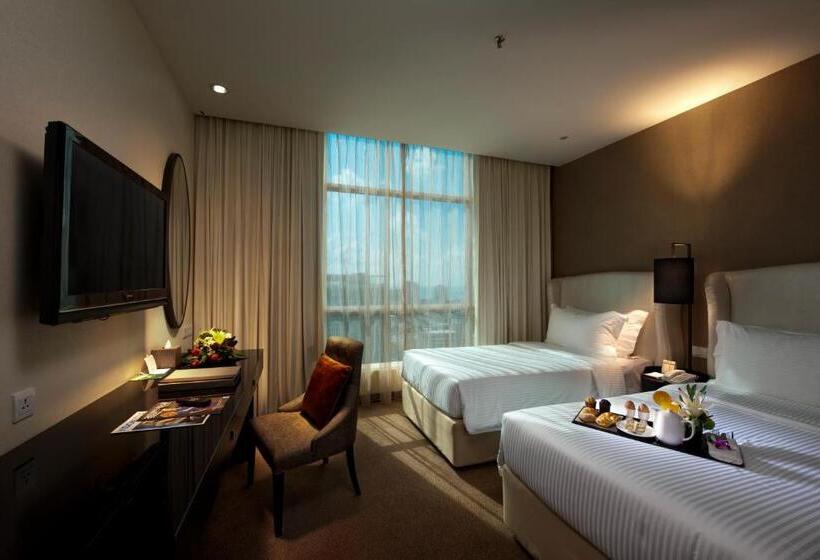 سوییت جونیور, Hatten Hotel Melaka
