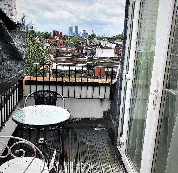Номер Стандарт с Балконом, Plaza London