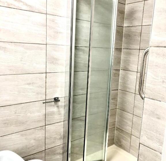 Номер Economy, Plaza London