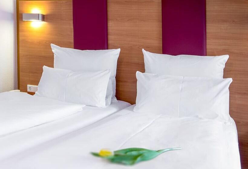Номер Стандарт, Tiptop Hotel Burgschmiet Garni