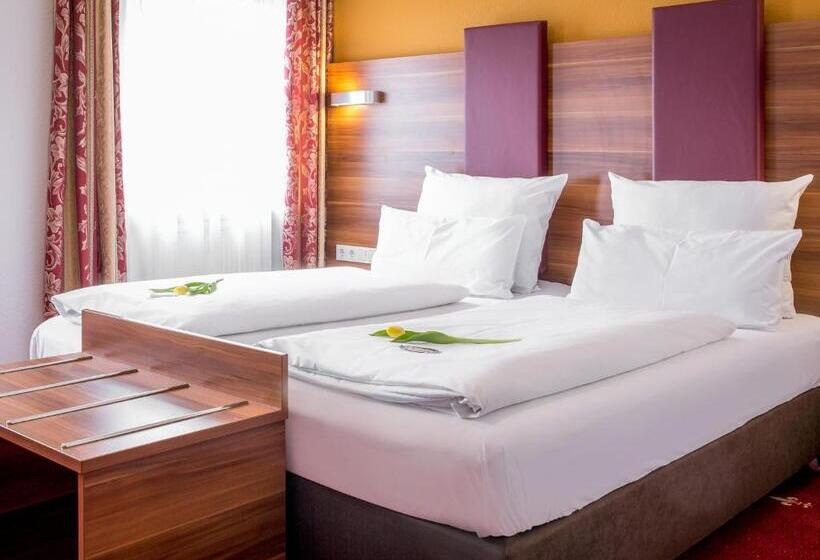 Номер Стандарт, Tiptop Hotel Burgschmiet Garni