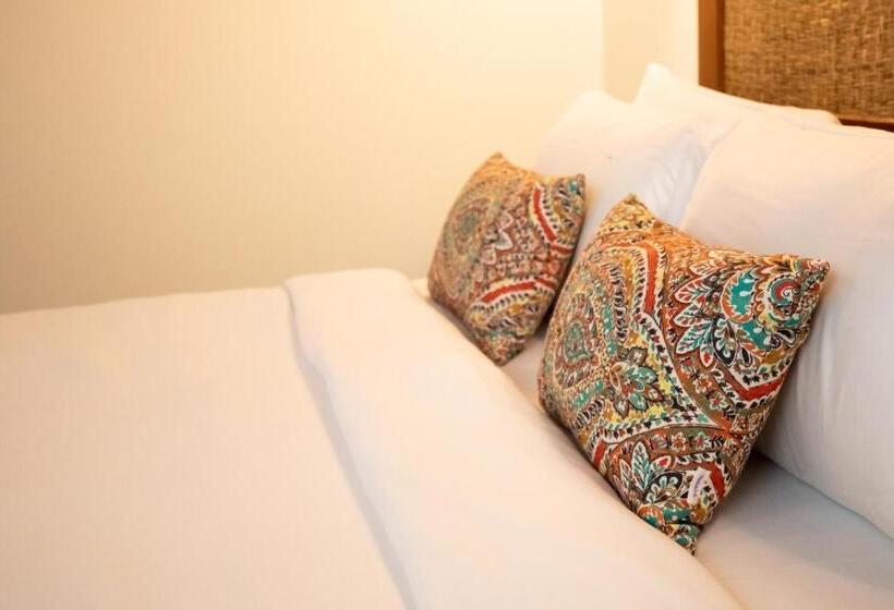 کلبه ییلاقی, Club Mango Resort