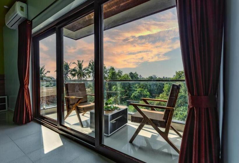 家庭间, Om Shanti Residence