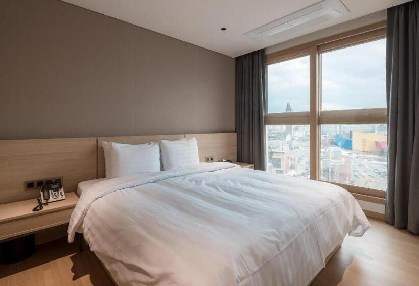 2 Bedroom Premium Apartment, Chestertons Sokcho