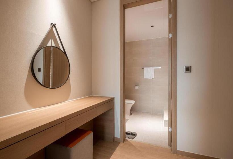 2 Bedroom Premium Apartment, Chestertons Sokcho
