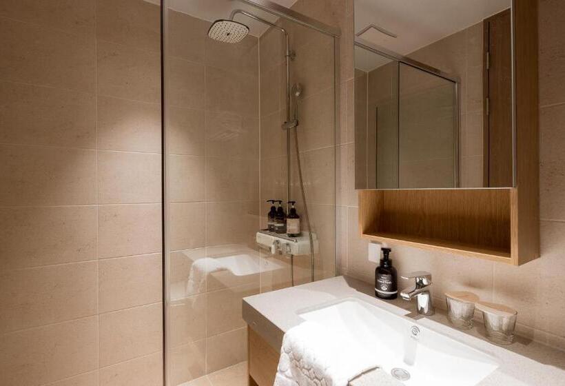 2 Bedroom Premium Apartment, Chestertons Sokcho