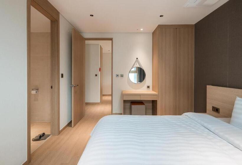 2 Bedroom Premium Apartment, Chestertons Sokcho