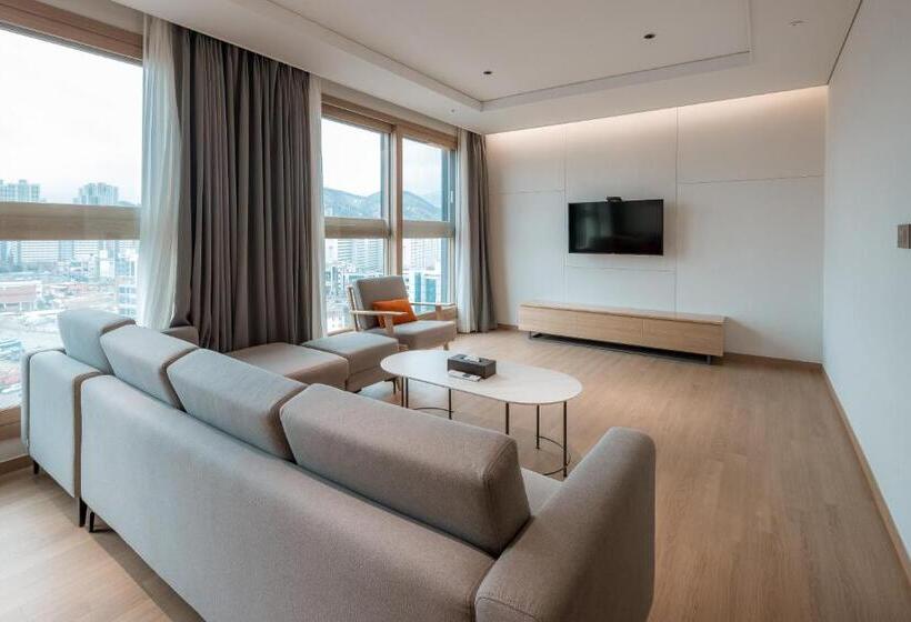 2 Bedroom Premium Apartment, Chestertons Sokcho
