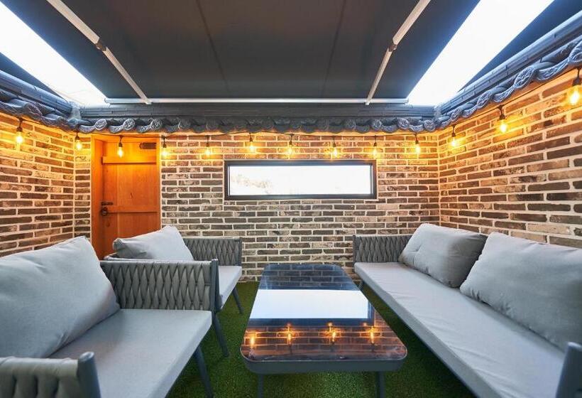 Suite with Terrace, Jn Park
