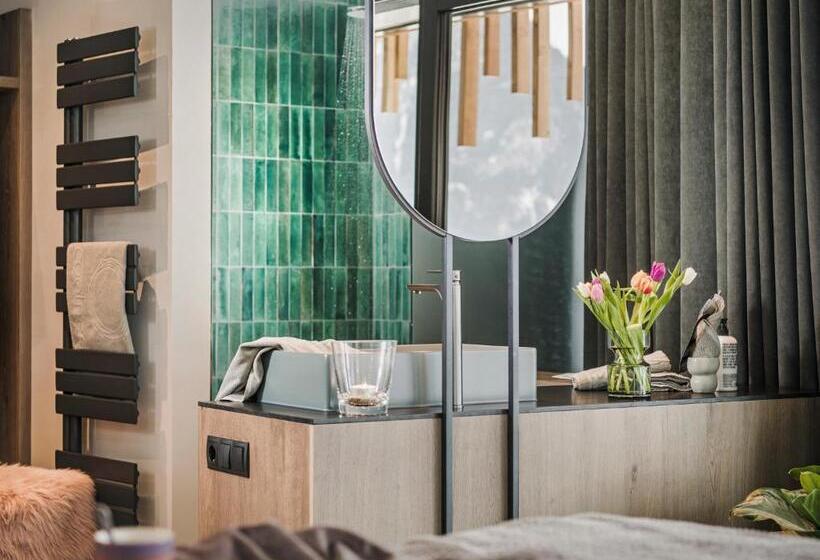 Люкс Deluxe Кровать Кинг, Coolnest