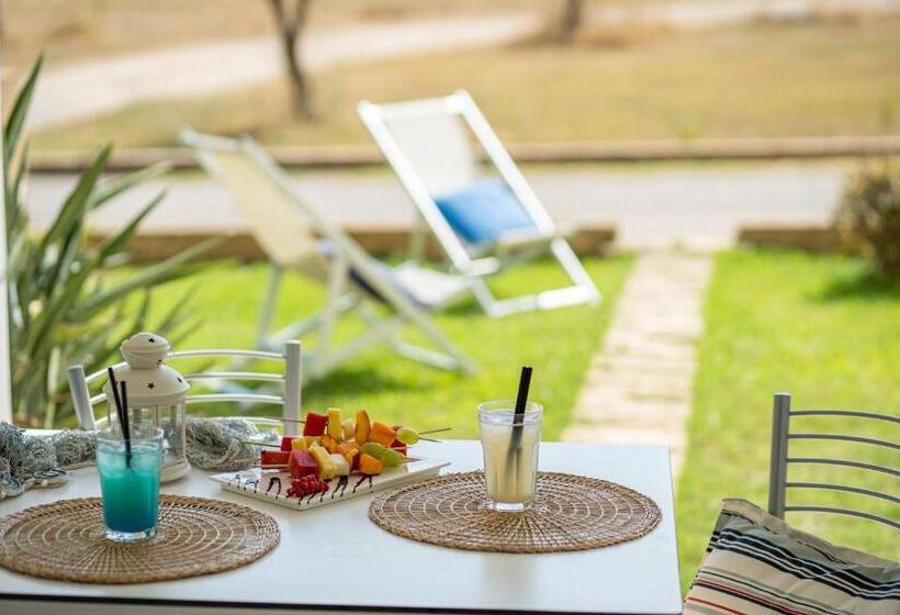 آپارتمان 2 خوابه, Le Castella Resort & Beach