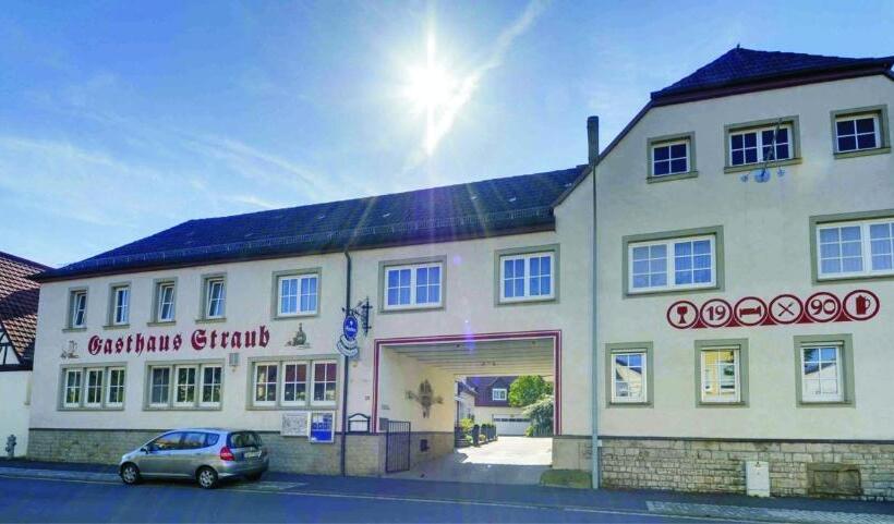 Номер Стандарт, Gasthaus Straub