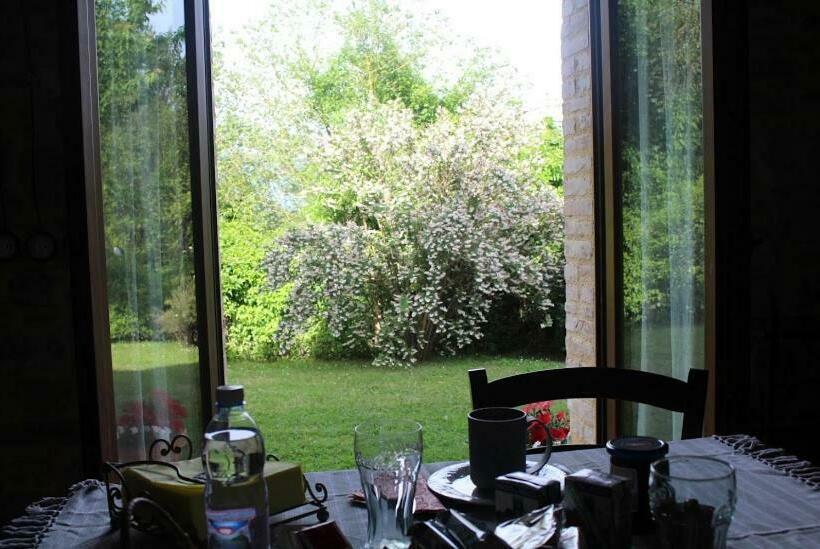 استودیو استاندارد با چشم‌انداز باغ, Il Giardino Segreto