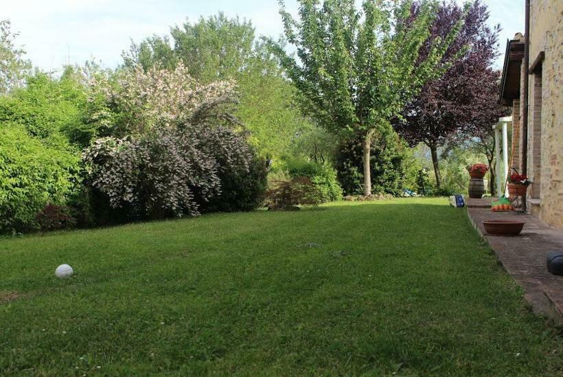 استودیو استاندارد با چشم‌انداز باغ, Il Giardino Segreto