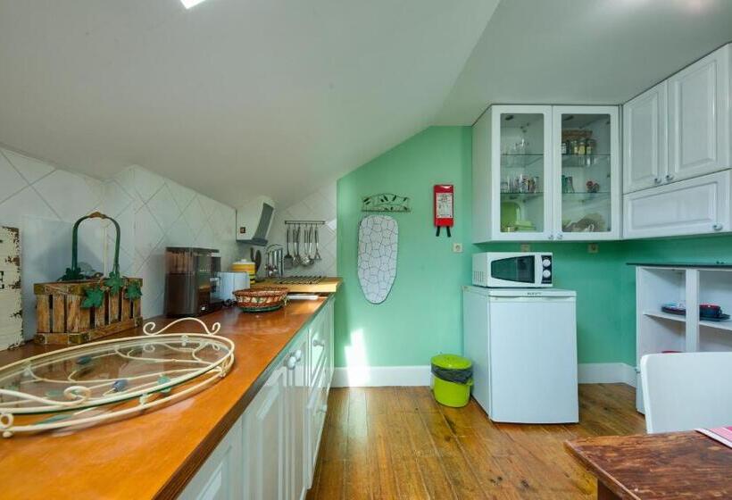 اتاق خانوادگی, Adore Portugal Coimbra Guest House