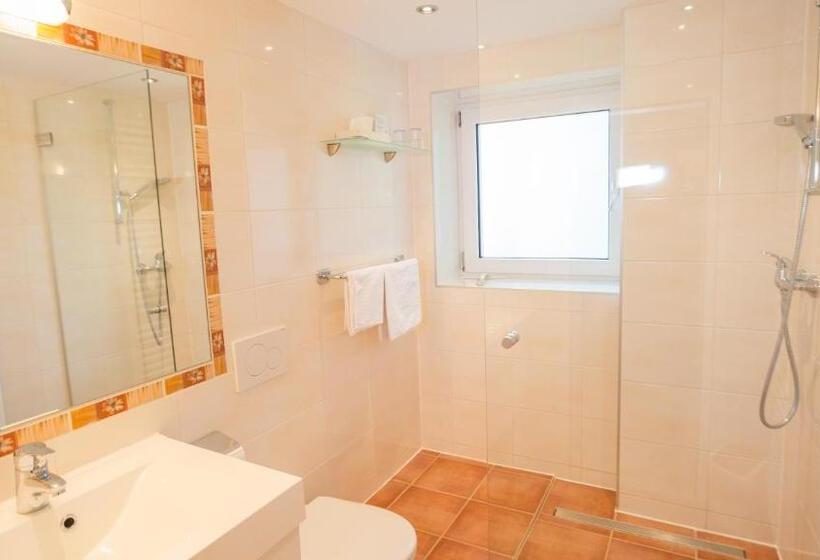 スーペリアールーム, Appartement  Und Wellnesshotel Charlotte   3 Sterne Superior