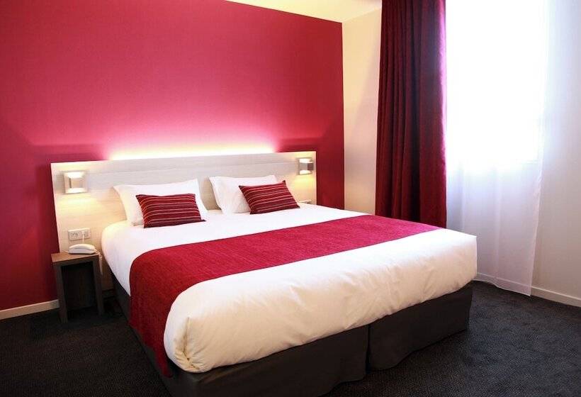 Номер Комфорт, Brit Hotel Vannes Theix