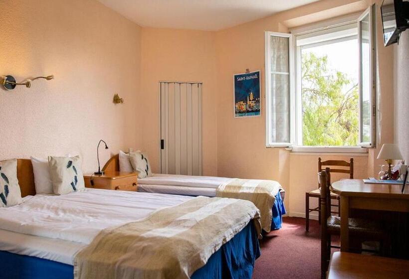 Номер Стандарт Трехместный, Hôtel Du Soleil